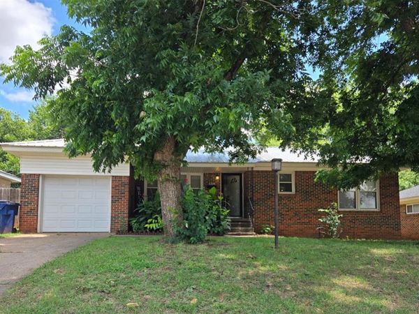 1314 N Ash Street, Guthrie, OK 73044