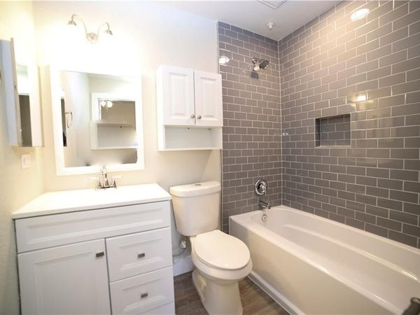 114 E 31st ST, Unit 208, Austin, TX 78705