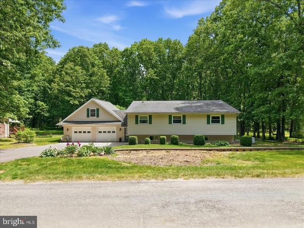 209 E MANOR LANE , LEHIGHTON, PA 18235