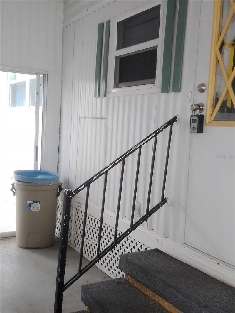 112 Palm Drive , Unit B, Eustis, FL 32726 Photo