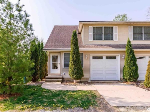 310 S 3rd Street , Unit 310, Le Claire, IA 52753