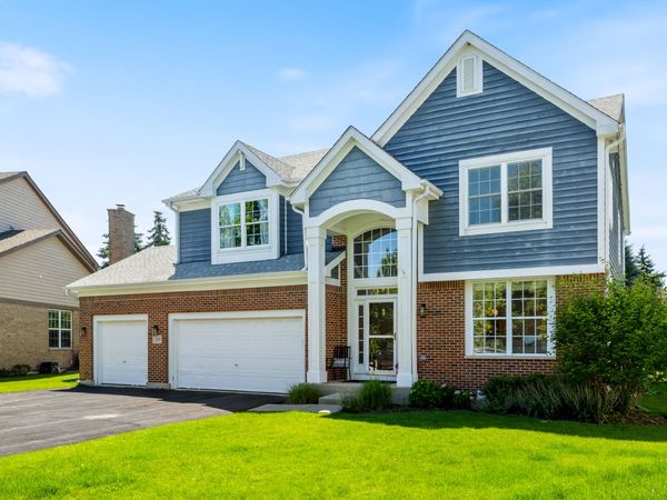 1214 Ridgewood Court, Vernon Hills, IL 60061