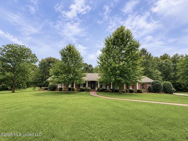 657 Simpson Highway 149 , Magee, MS 39111