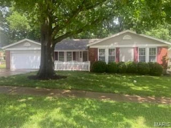 1272 Beaver Creek Road, Chesterfield, MO 63017