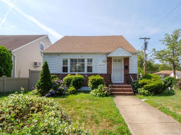 257-04 145 Avenue , Rosedale, NY 11422