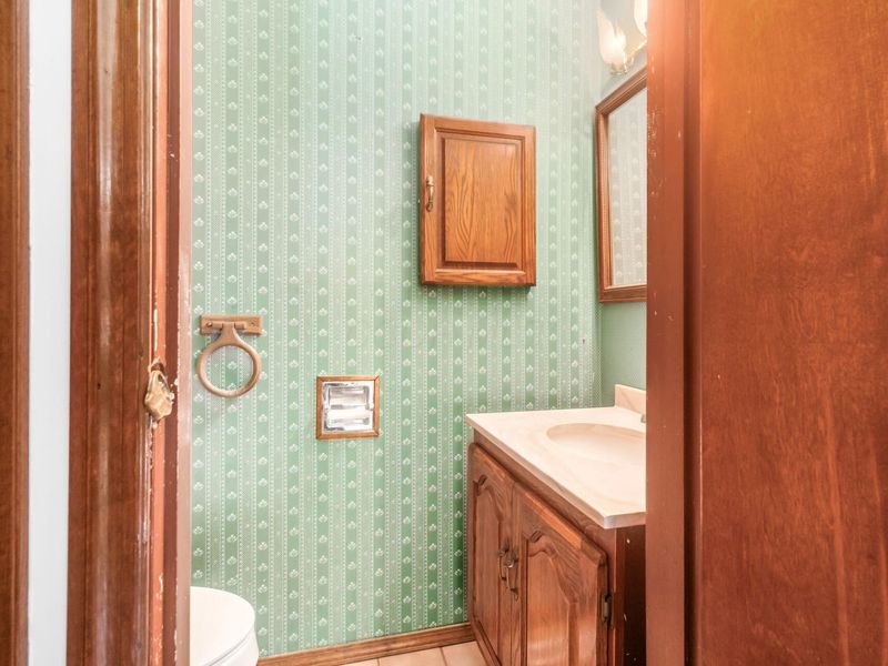 1720 Kenwick Road, Columbus, OH 43209 Photo 12