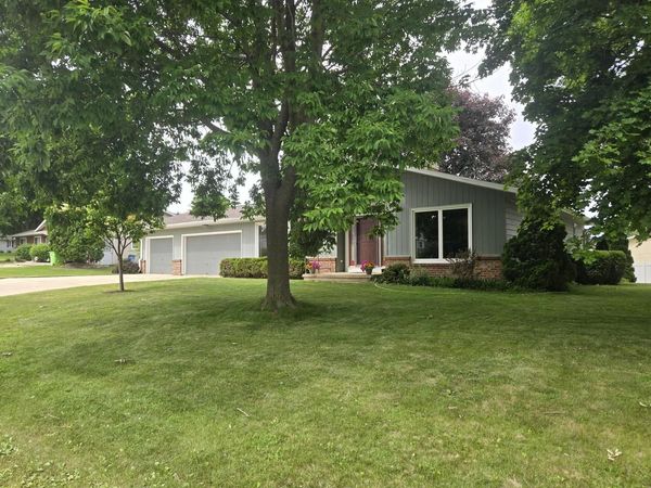 1009 Georgetown TERRACE, Beaver Dam, WI 53916