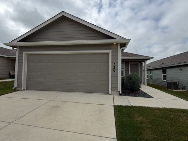 329 KOLTON PLZ, Marion, TX 78124