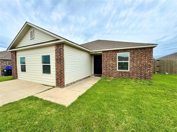 1914 Oak Tree Court, Shawnee, OK 74804