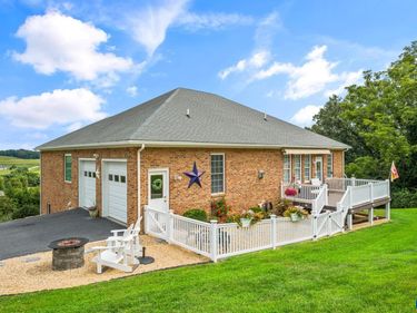 93 CEDAR CREEK LN, Fort Defiance, VA 24437
