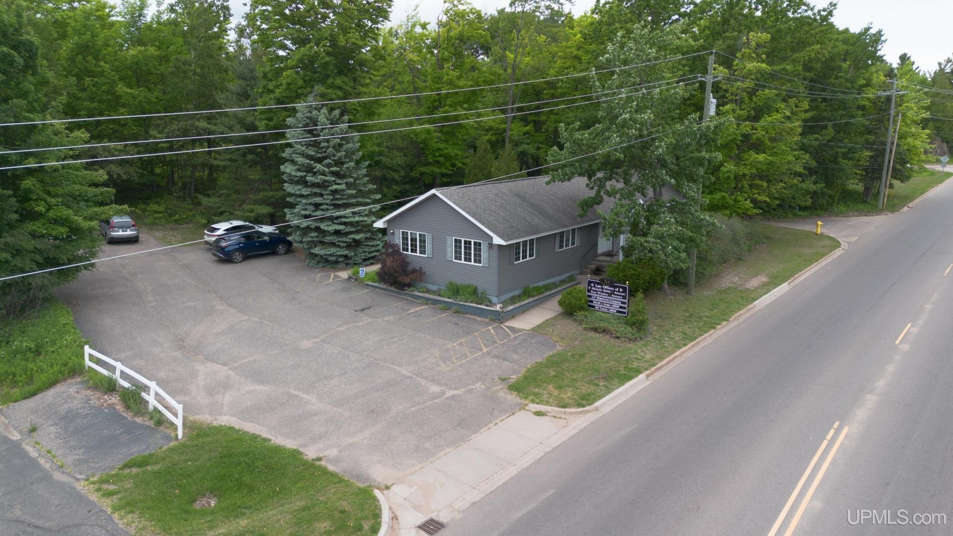 375 N Mcclellan Avenue, Marquette, MI 49855 Main Photo