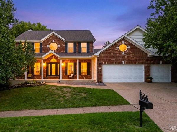2561 Christopher Oaks Court, Oakville, MO 63129