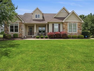 1070 Wedgefield Court NE, North Canton, OH 44720
