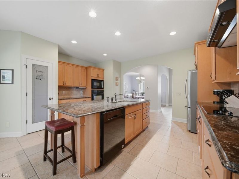 1070 Wedgefield Court NE, North Canton, OH 44720 Photo 10