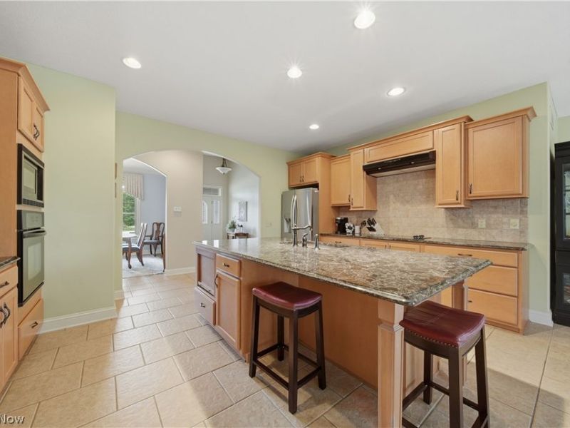1070 Wedgefield Court NE, North Canton, OH 44720 Photo 12