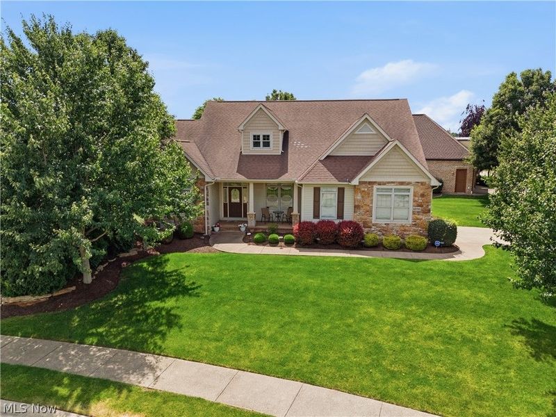 1070 Wedgefield Court NE, North Canton, OH 44720 Photo 2