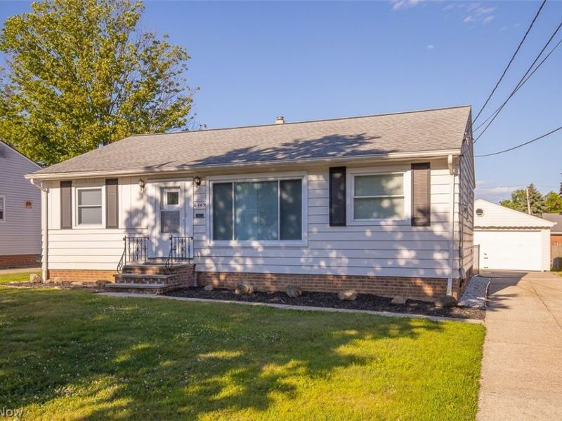 6469 Anita Drive, Parma Heights, OH 44130 Photo 2