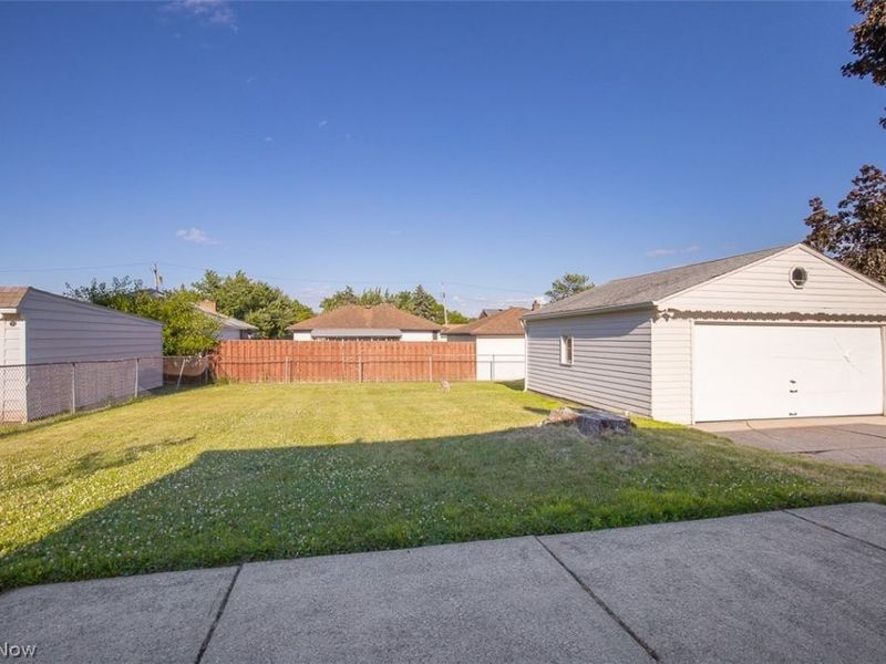 6469 Anita Drive, Parma Heights, OH 44130 Photo 4