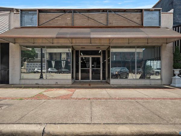 218 N Montgomery Avenue, Sheffield, AL 35660