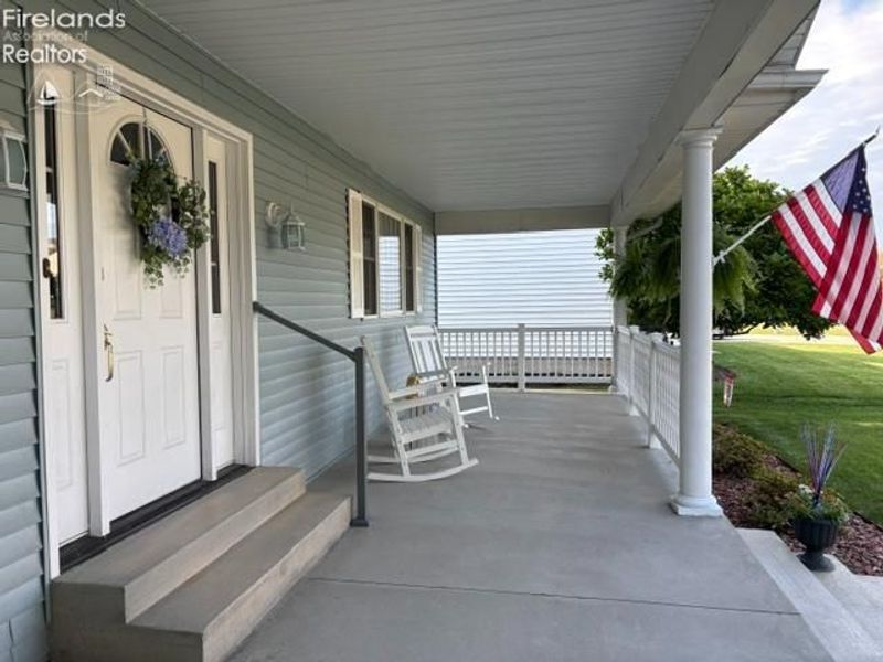 728 Grant Street, Port Clinton, OH 43452 Photo 2