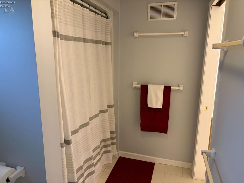 728 Grant Street, Port Clinton, OH 43452 Photo 28