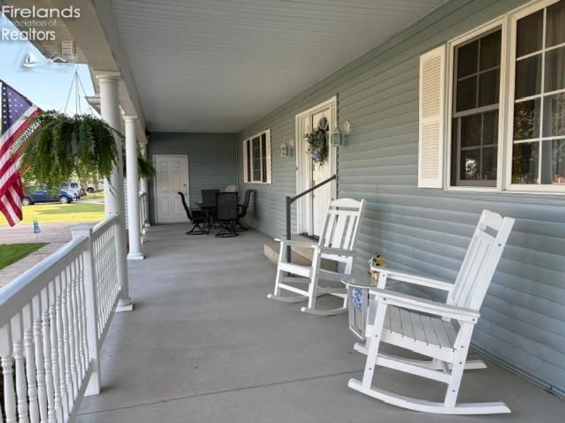 728 Grant Street, Port Clinton, OH 43452 Photo 3