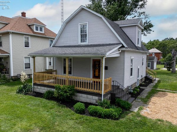 116 S Buchanan Street, Fremont, OH 43420