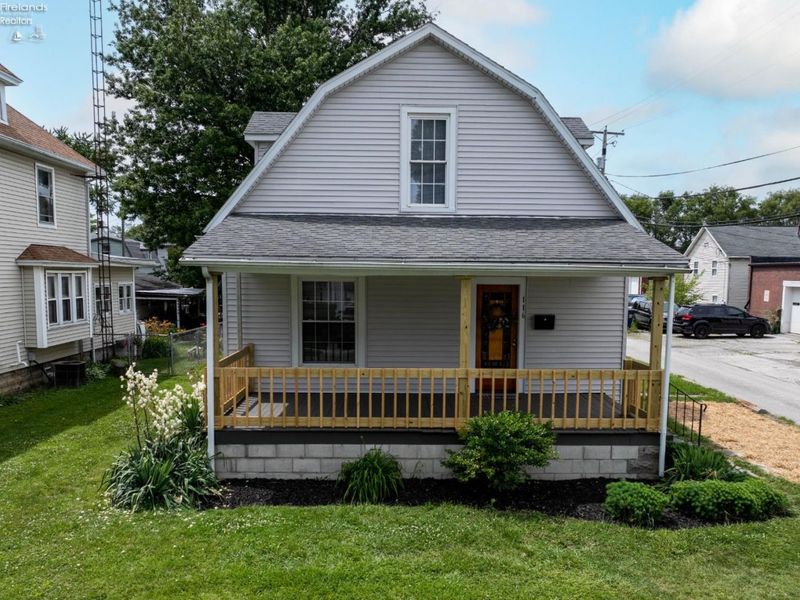 116 S Buchanan Street, Fremont, OH 43420 Photo 2