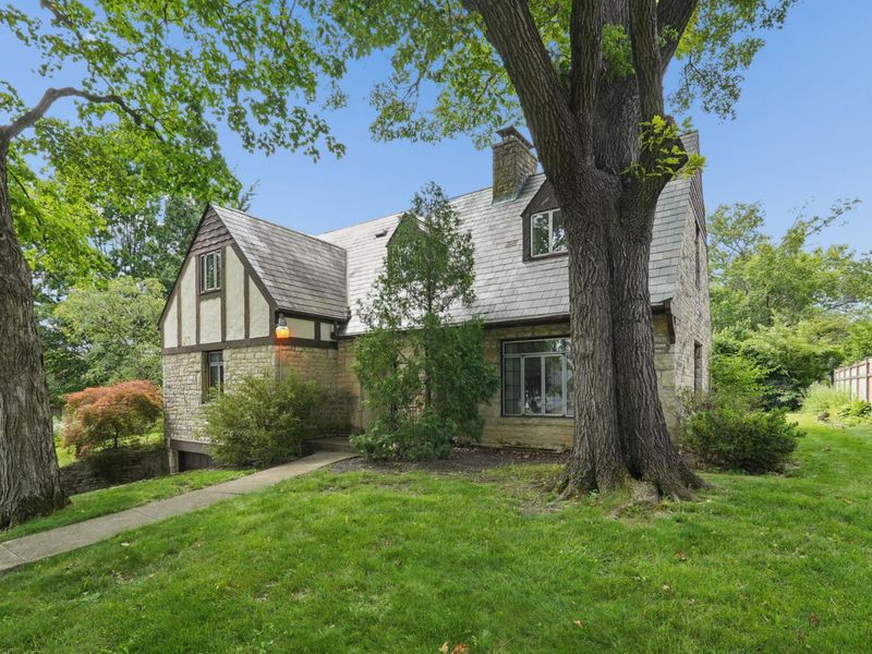 2050 Upper Chelsea Road, Columbus, OH 43221 Photo 11
