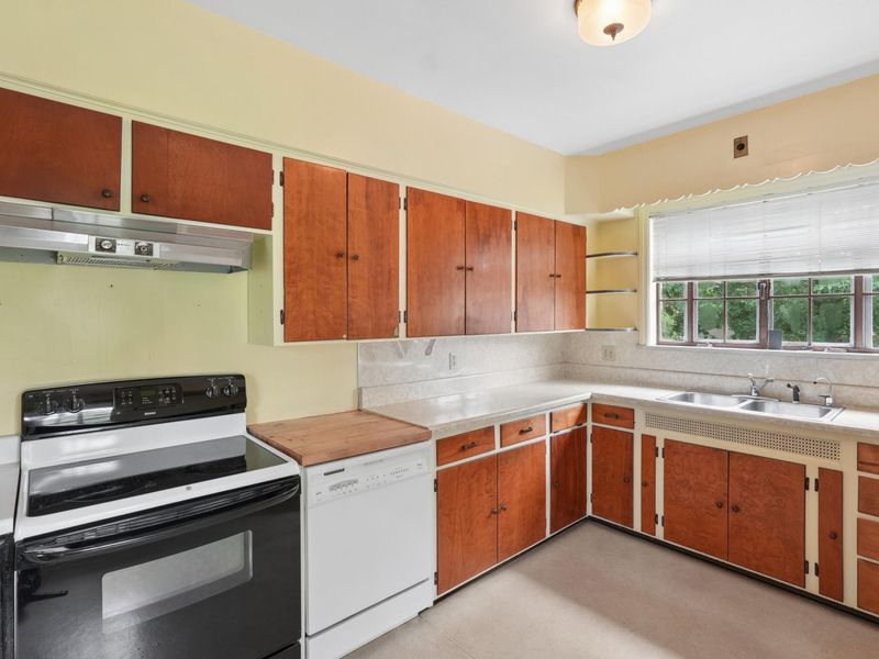 2050 Upper Chelsea Road, Columbus, OH 43221 Photo 30