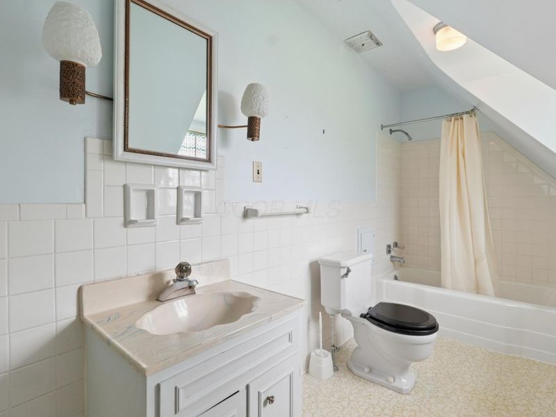 2050 Upper Chelsea Road, Columbus, OH 43221 Photo 37