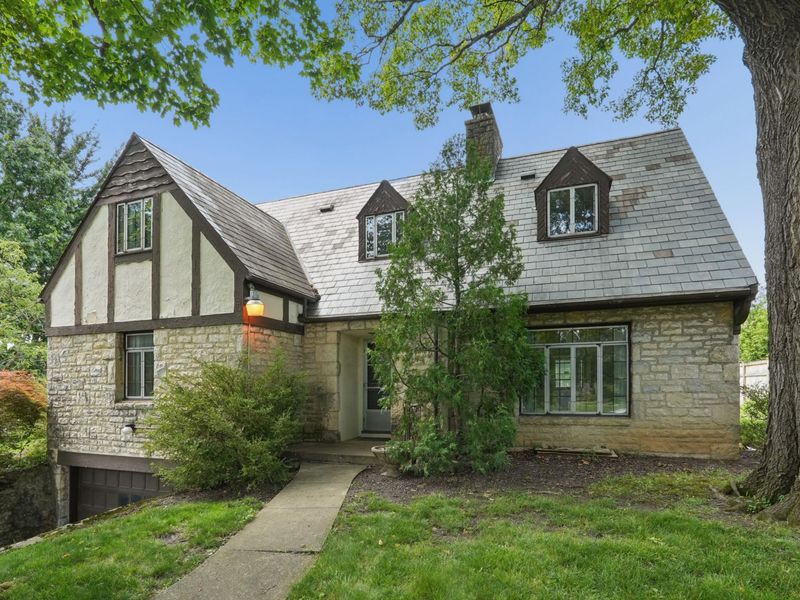 2050 Upper Chelsea Road, Columbus, OH 43221 Photo 4