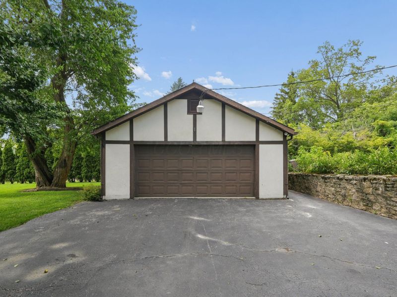2050 Upper Chelsea Road, Columbus, OH 43221 Photo 47