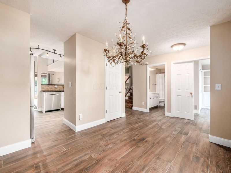 8442 Lazelle Village Drive, Lewis Center, OH 43035 Photo 10