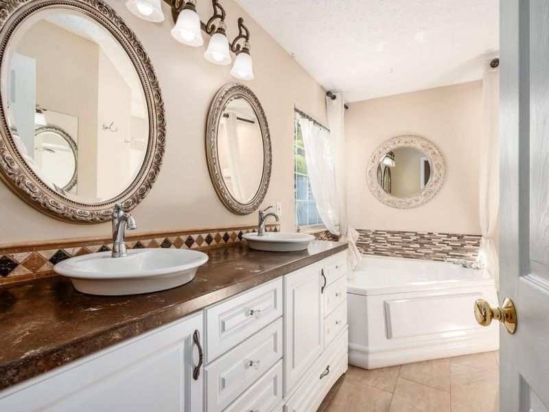 8442 Lazelle Village Drive, Lewis Center, OH 43035 Photo 24