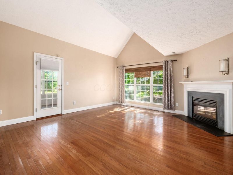 8442 Lazelle Village Drive, Lewis Center, OH 43035 Photo 26