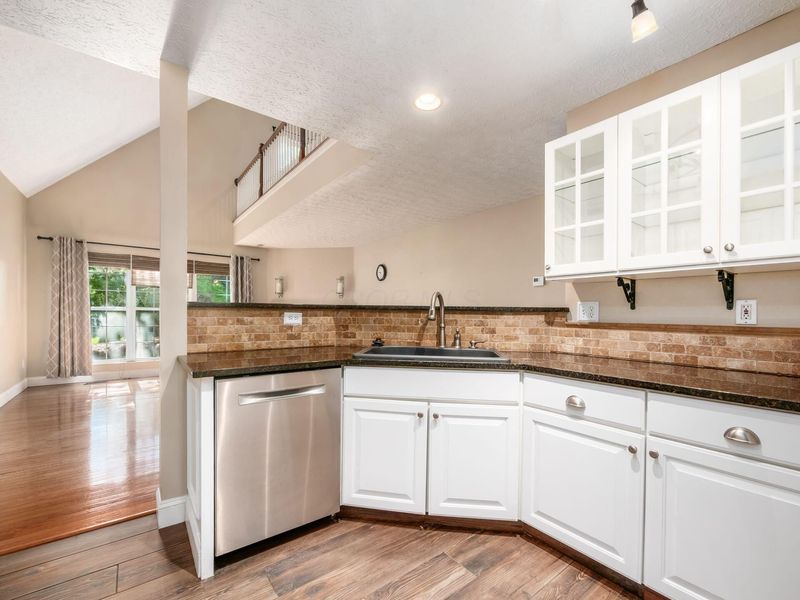 8442 Lazelle Village Drive, Lewis Center, OH 43035 Photo 33