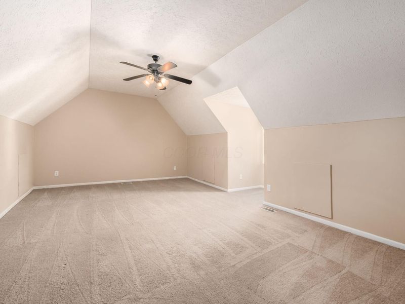 8442 Lazelle Village Drive, Lewis Center, OH 43035 Photo 34