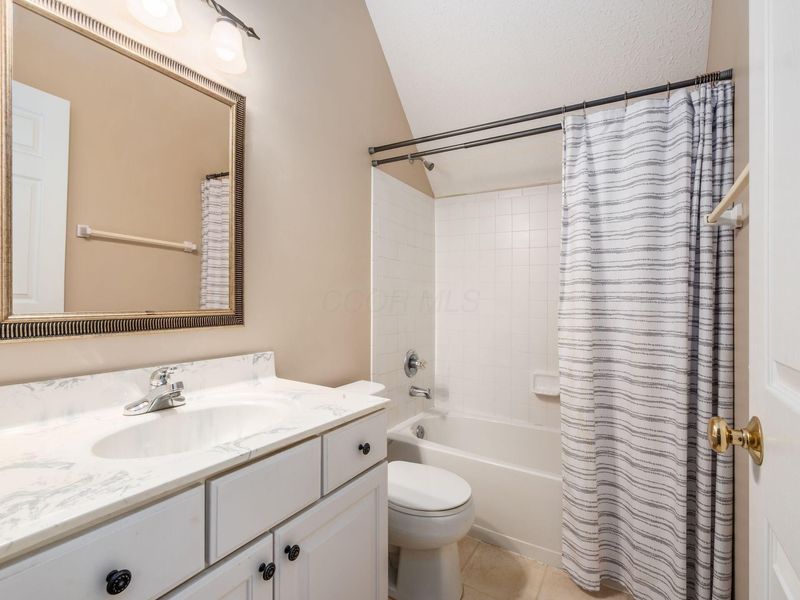 8442 Lazelle Village Drive, Lewis Center, OH 43035 Photo 41