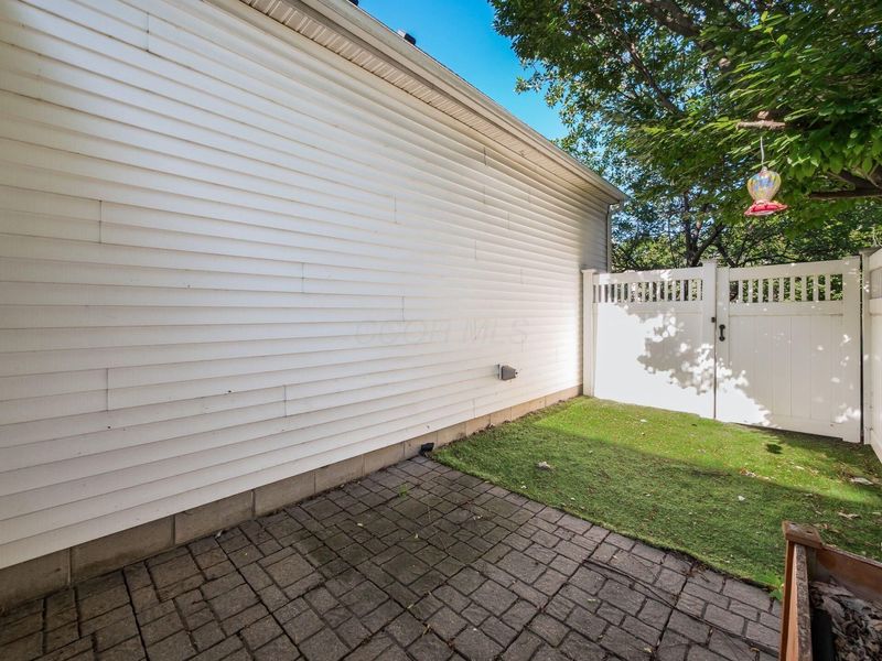 8442 Lazelle Village Drive, Lewis Center, OH 43035 Photo 50