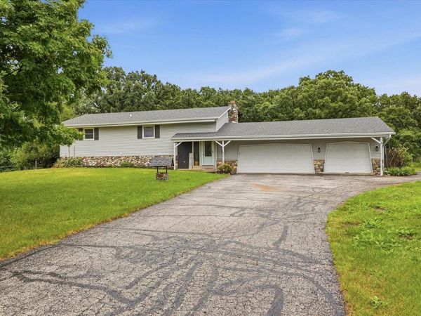 W362S10050 Lewin LANE, Eagle, WI 53119
