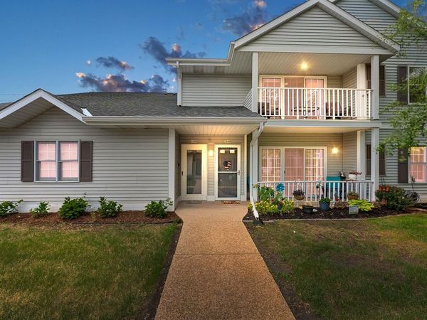 104 Bur Oak LANE, Unit D, Grafton, WI 53024