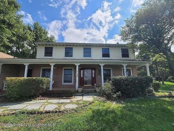640 W Foothills Drive, Sugarloaf, PA 18249