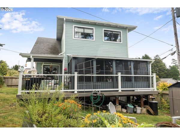 741 PACIFIC AVE, Brookings, OR 97415