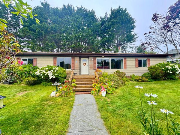 1029 FIFIELD ST, Brookings, OR 97415
