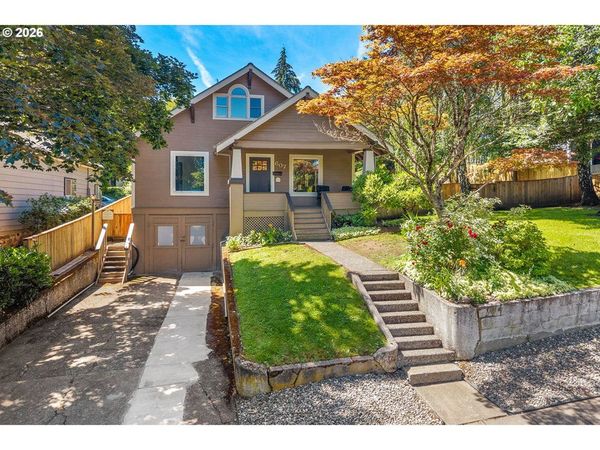 607 CASCADE AVE, Unit #1 & #2, Hood River, OR 97031