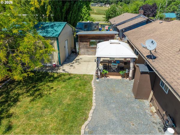 321 W DATE ST, Powers, OR 97466