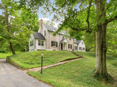 555 Reily Road, Wyoming, OH 45215