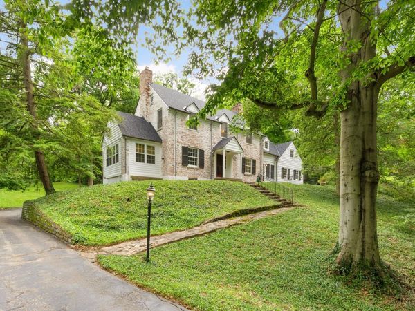 555 Reily Road, Wyoming, OH 45215