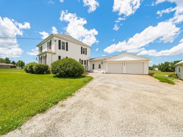 324 W First Street , Minonk, IL 61760